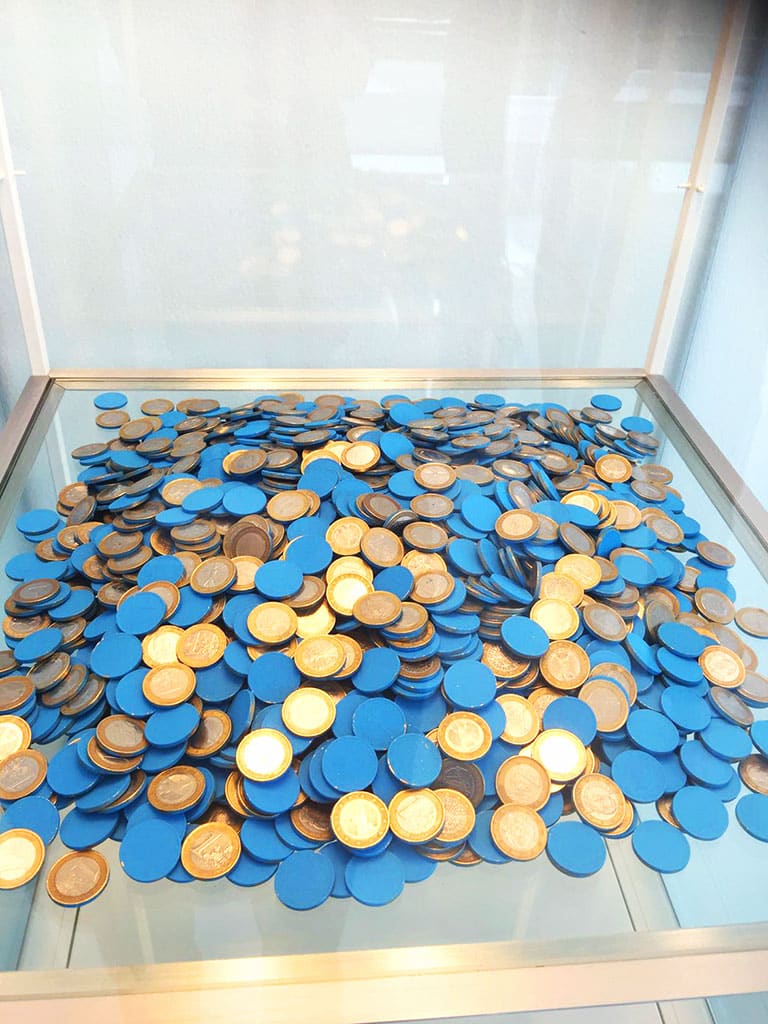 FieldsValue01sm Fields Value blue euro in shop