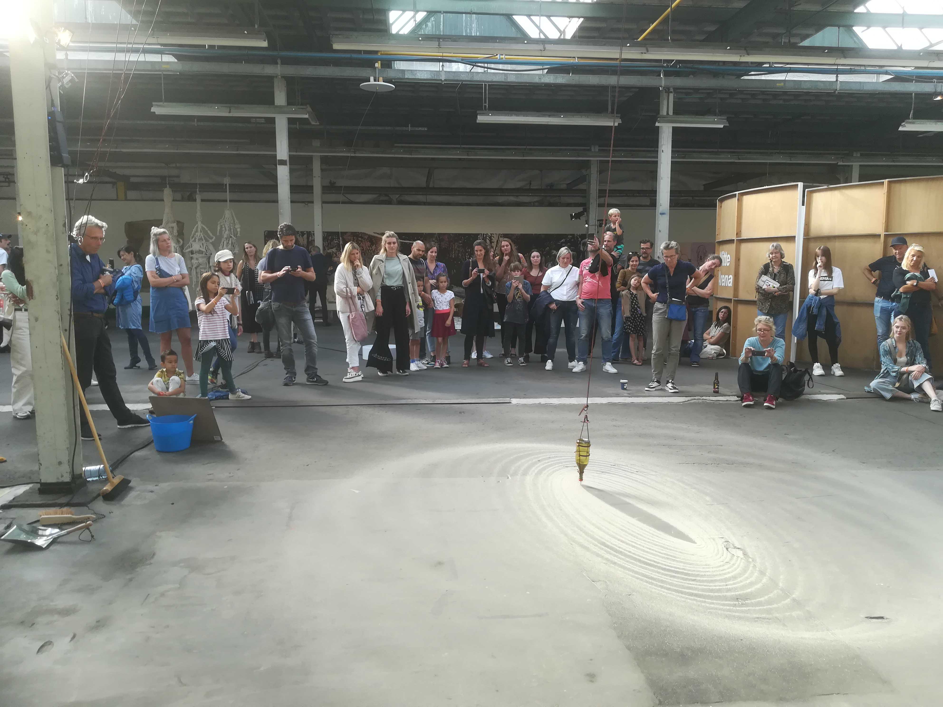 Full crowd at Big art performance Pendule Full crowd at Big art at performance Pendulum, Pendulum is half way.